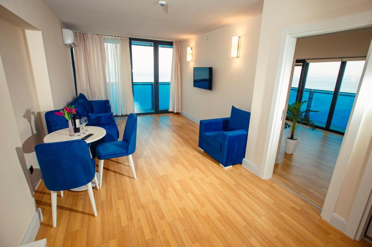 Panorama Orbi City Center Suite Sea View Batoemi Buitenkant foto