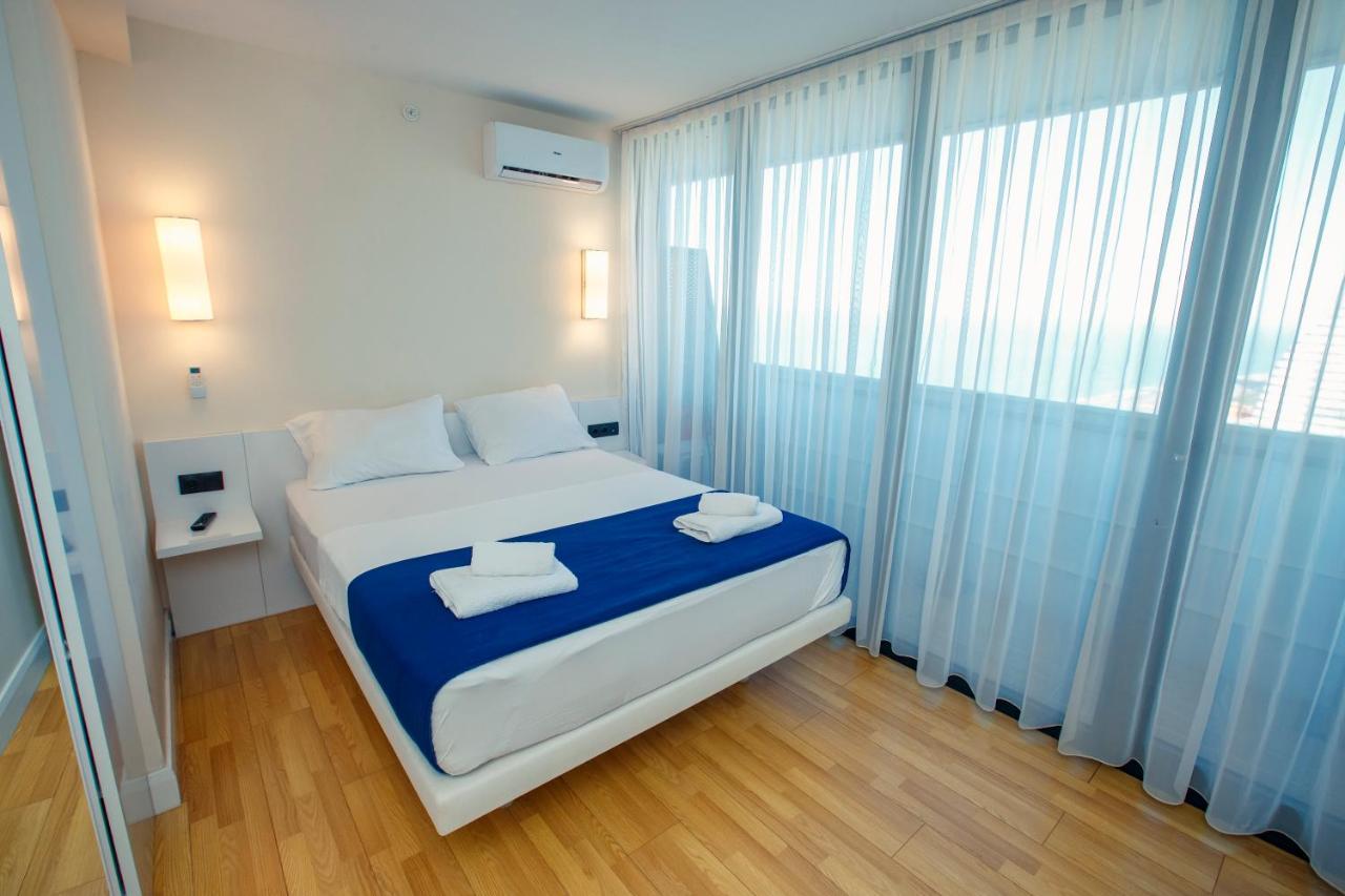 Panorama Orbi City Center Suite Sea View Batoemi Buitenkant foto