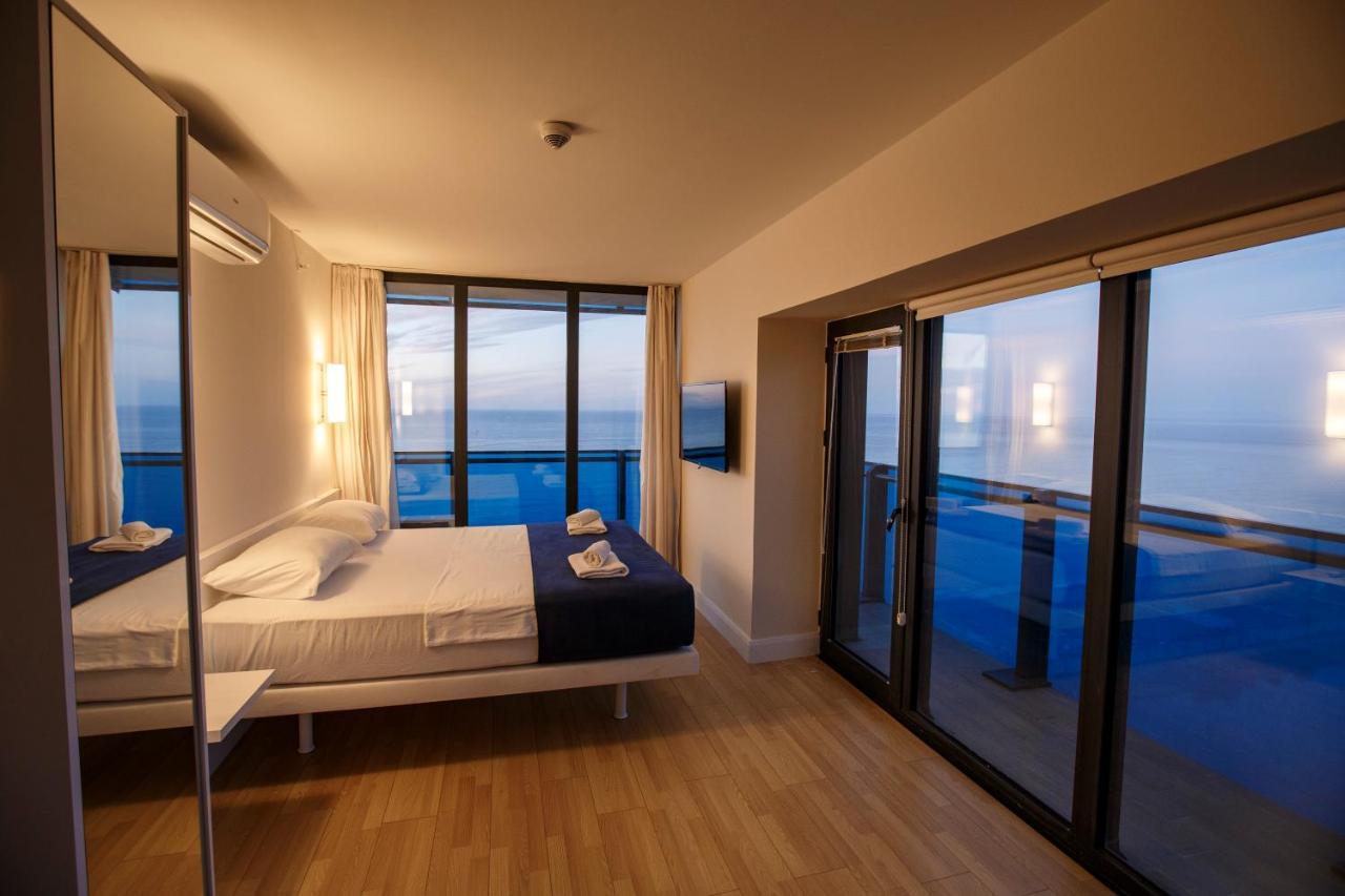 Panorama Orbi City Center Suite Sea View Batoemi Buitenkant foto
