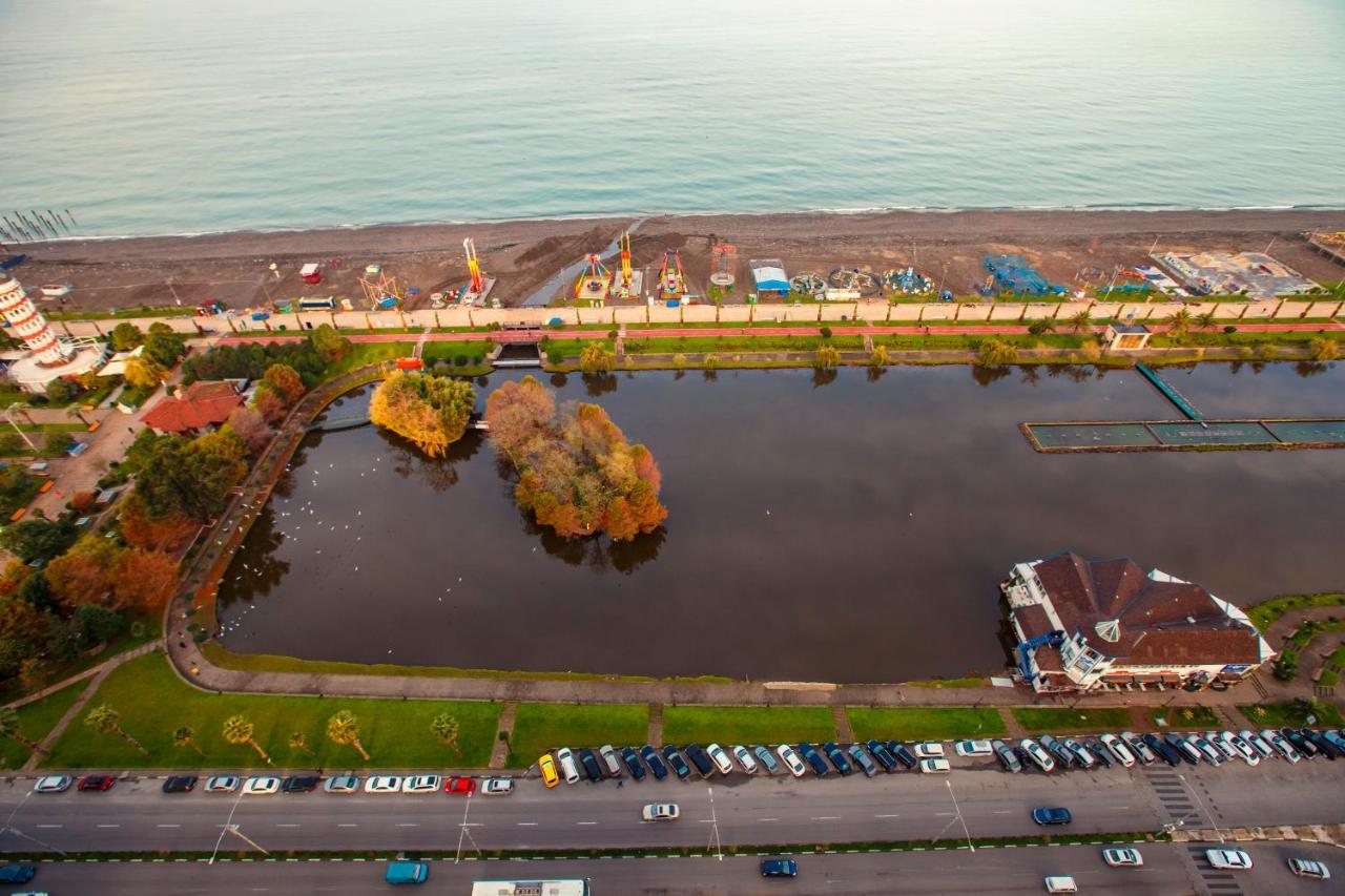 Panorama Orbi City Center Suite Sea View Batoemi Buitenkant foto