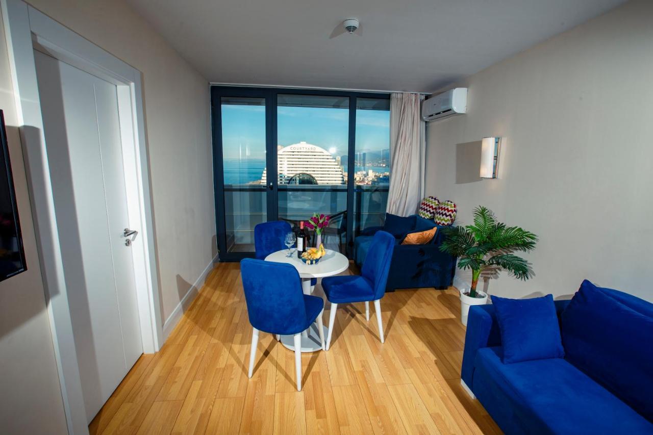 Panorama Orbi City Center Suite Sea View Batoemi Buitenkant foto