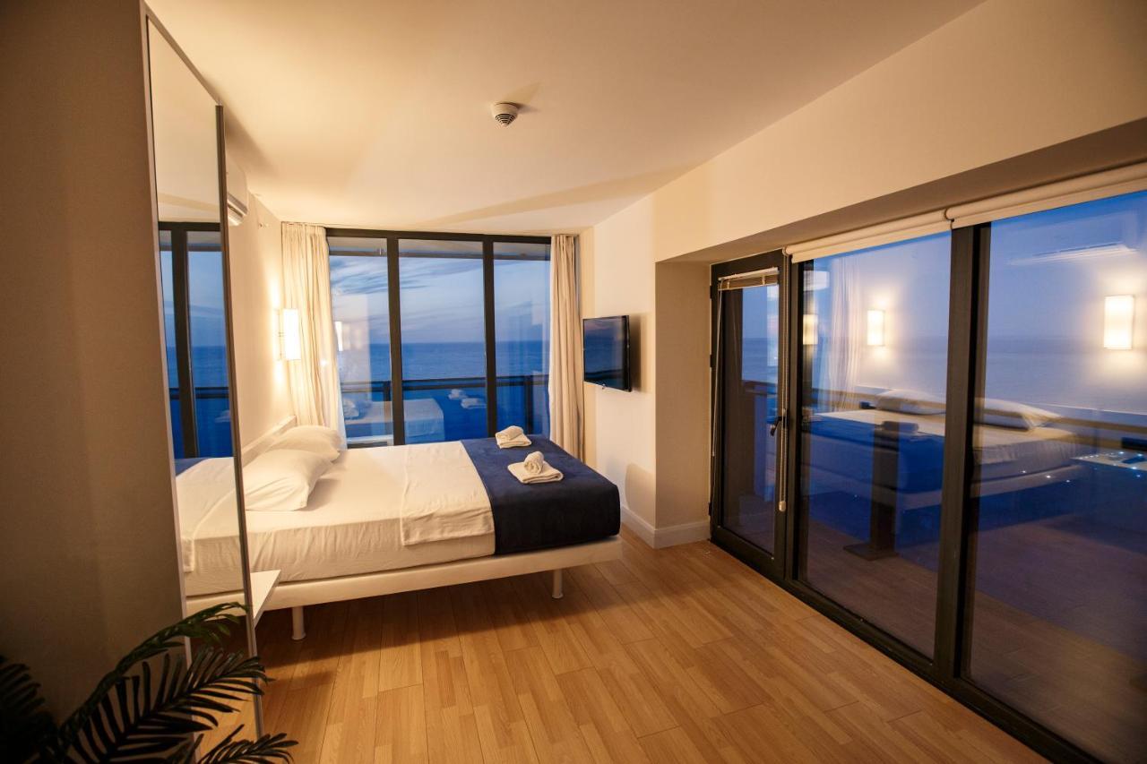 Panorama Orbi City Center Suite Sea View Batoemi Buitenkant foto