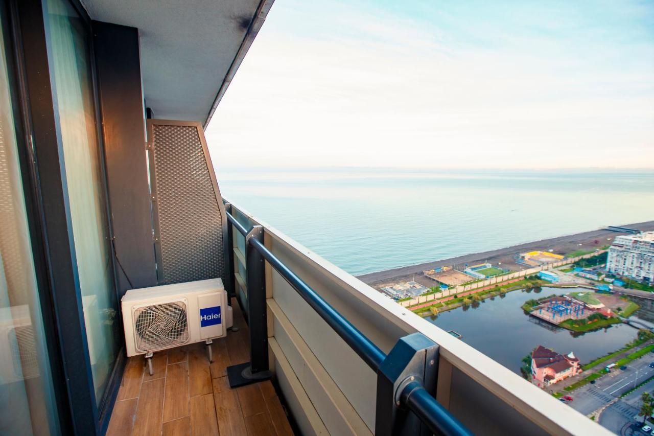 Panorama Orbi City Center Suite Sea View Batoemi Buitenkant foto