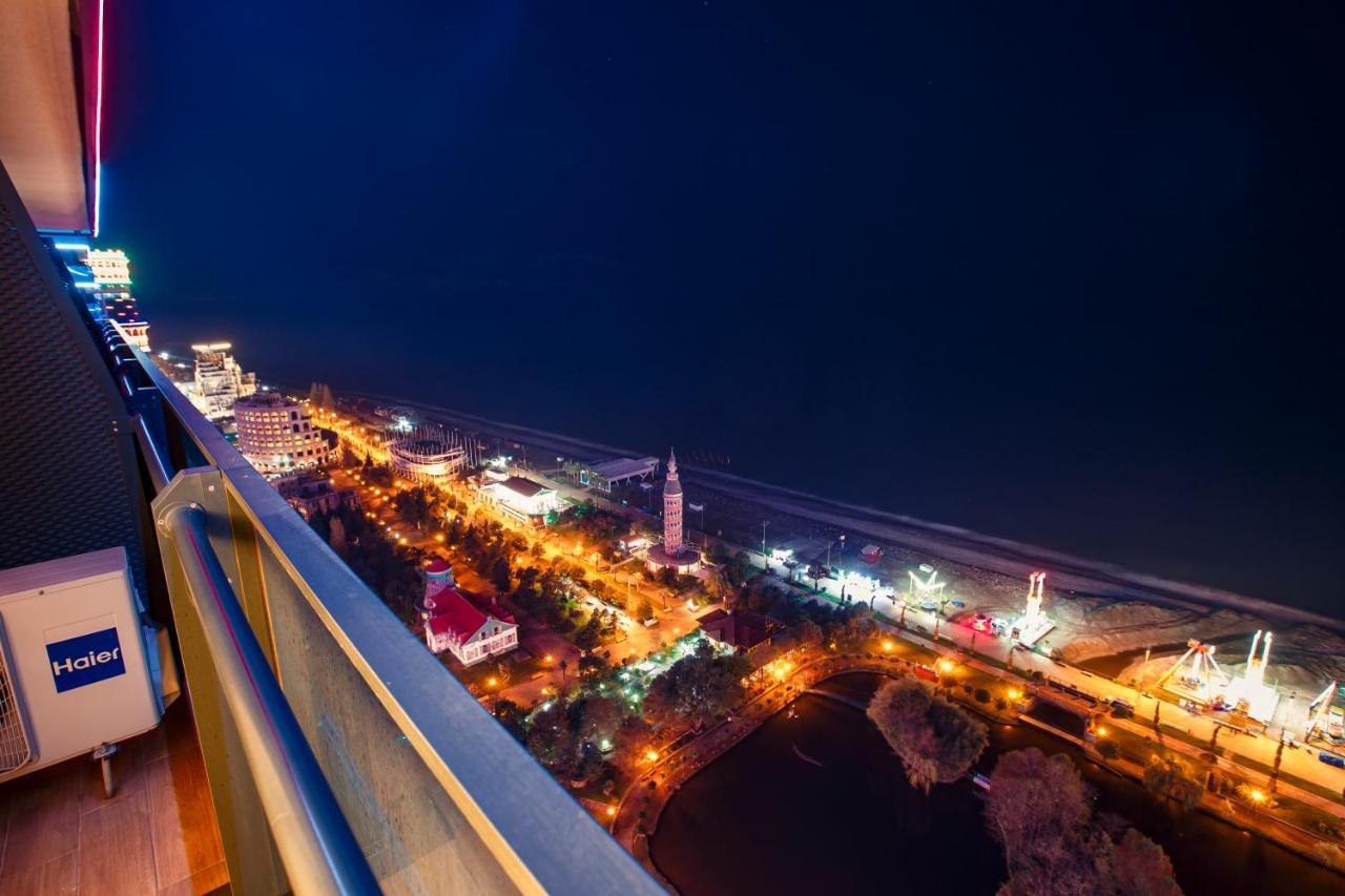 Panorama Orbi City Center Suite Sea View Batoemi Buitenkant foto