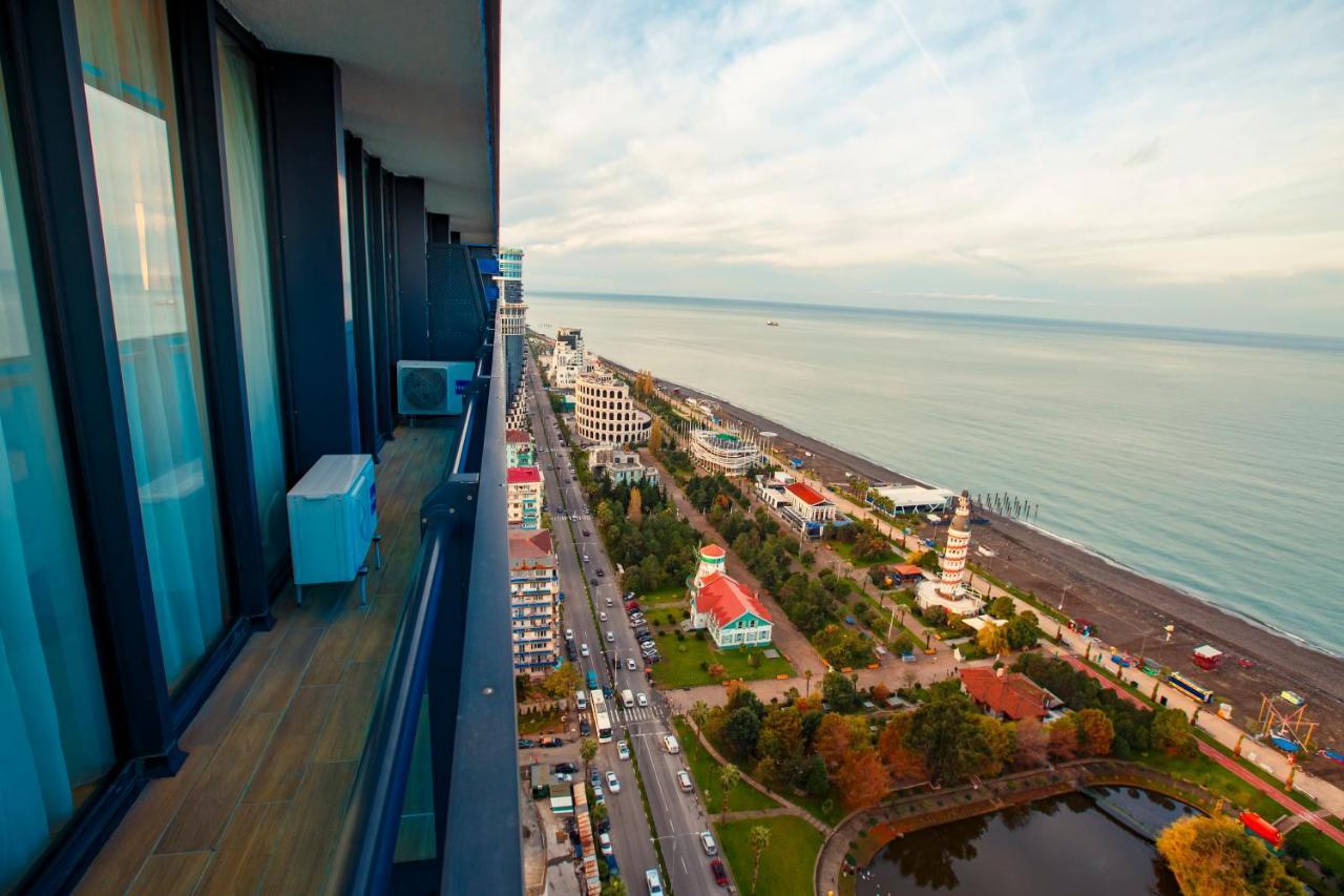 Panorama Orbi City Center Suite Sea View Batoemi Buitenkant foto