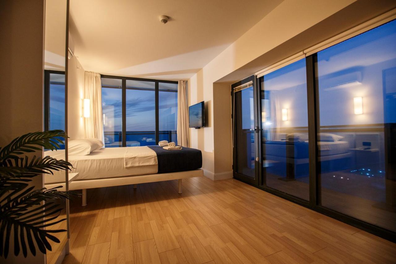 Panorama Orbi City Center Suite Sea View Batoemi Buitenkant foto