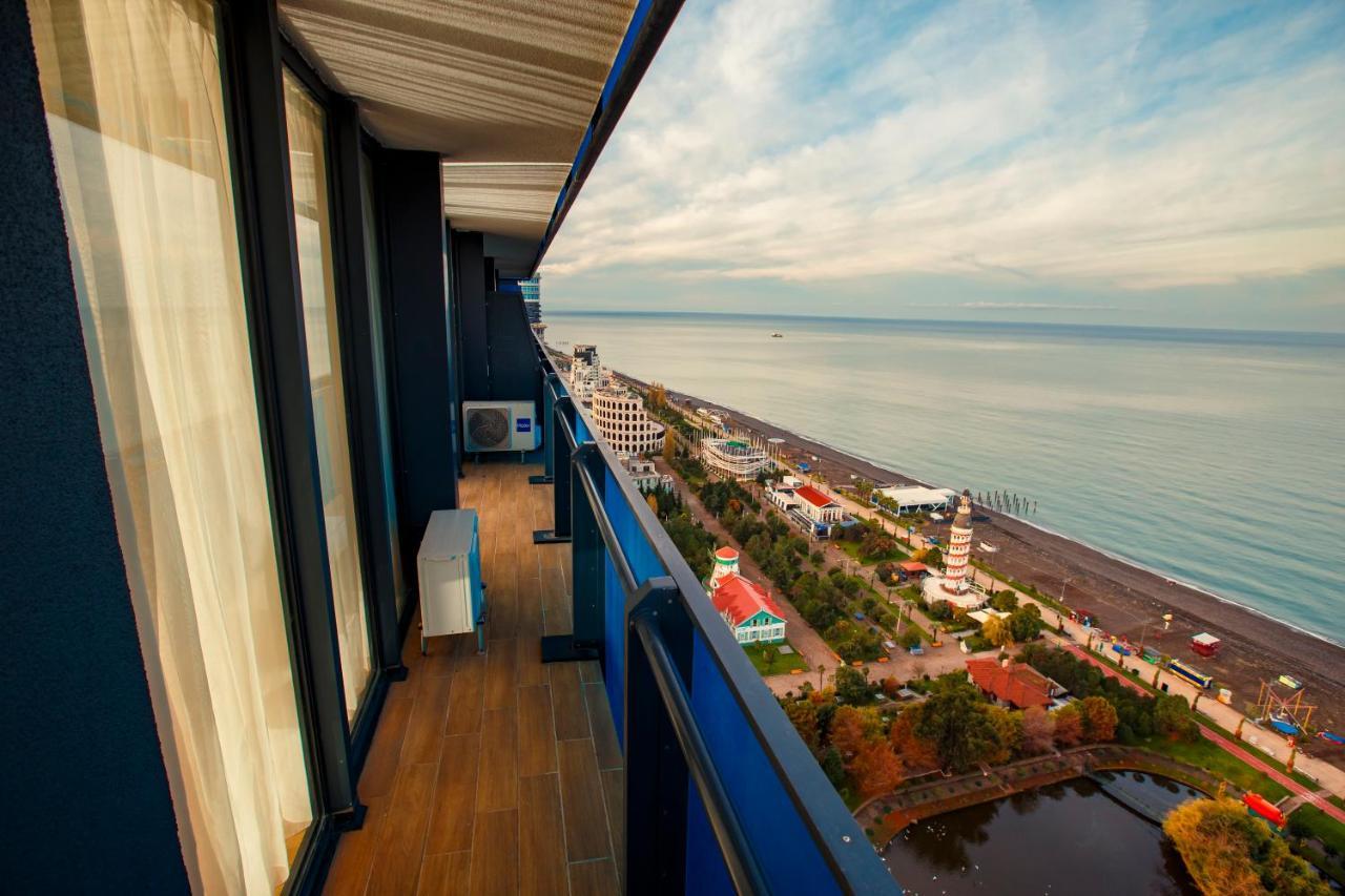Panorama Orbi City Center Suite Sea View Batoemi Buitenkant foto