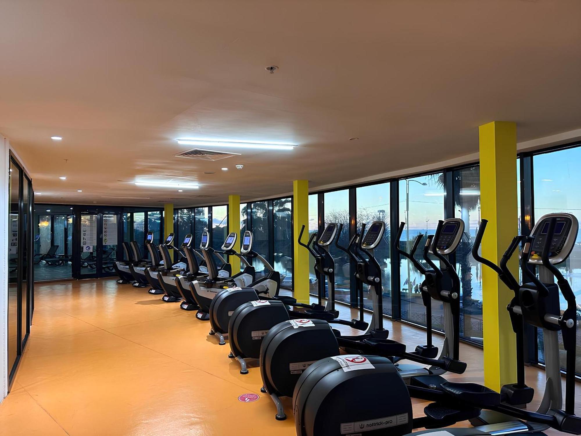 Panorama Orbi City Center Suite Sea View Batoemi Buitenkant foto